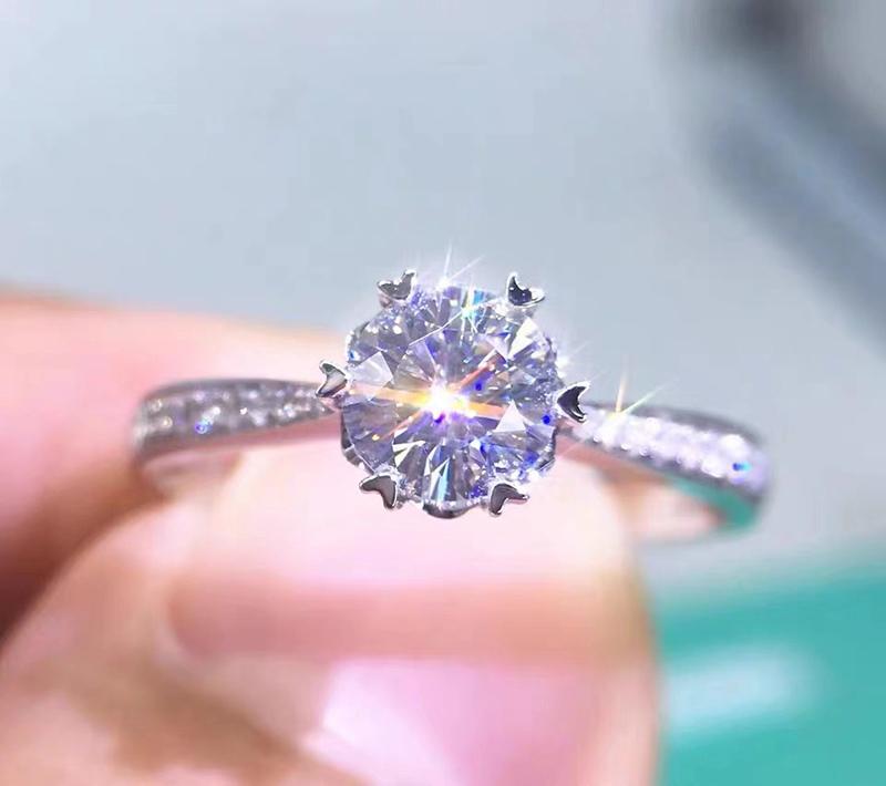 

Cluster Rings 18K White Gold Ring With 6 Hearts Speicial Design Single Row Moissanite Fine Jewelry Excellent As Gift, Golden;silver