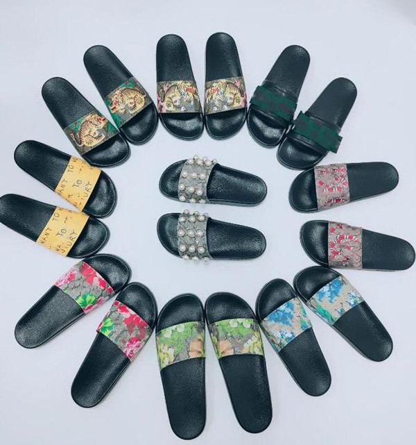

Woman and Man Sandals quality Stylish Slipper Fashion Classics Men Women Flat shoes Slide With box slipper, Black