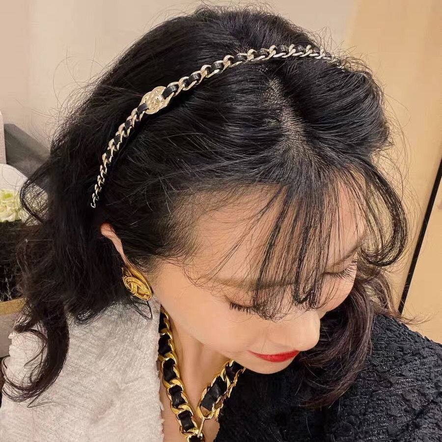 

2021new Style C Headband Womens Retro Chain Leather Perforating Light Gold Headband Internet Celebrity Xiaoxiang Headdress Chen Tai
