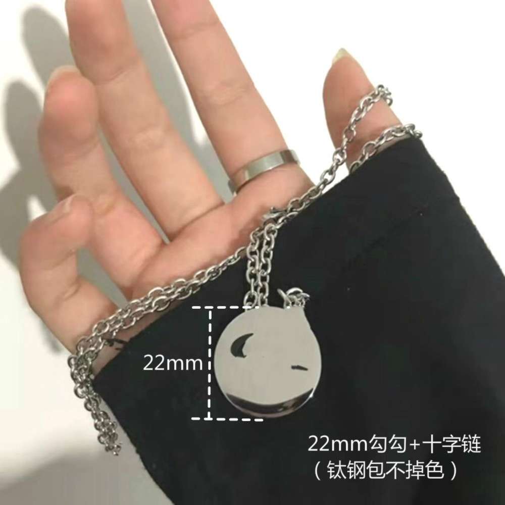 

Ins tiaodi hip hop pendant Harajuku wind hook men's and women's cool titanium steel necklace, Silver