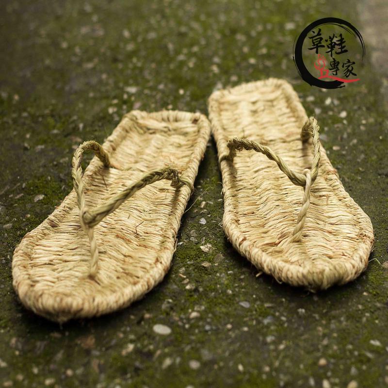 

Hand-Woven Straw Sandals Slippers Trendy Men And Women Personality Retro Red Army Shoes Natural Rattan Open Toe, Black