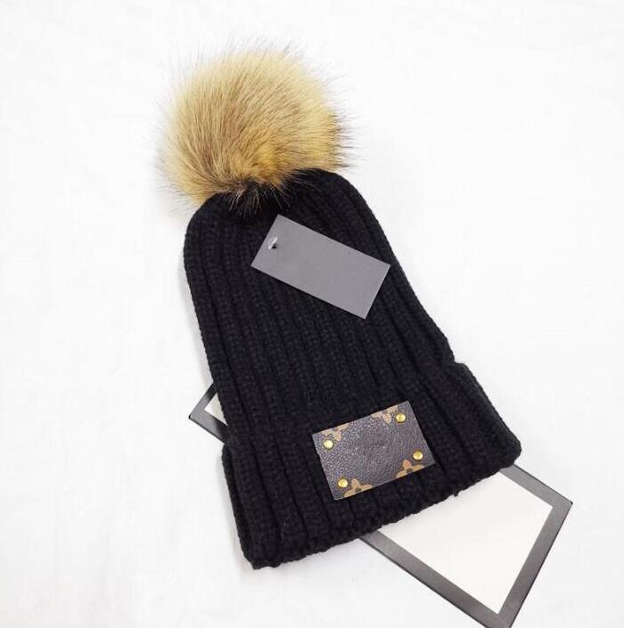 

Luxury beanies Hight quality men and Wool knitted hat classical sports skull caps women High-end casual gorros Bonnet 32158