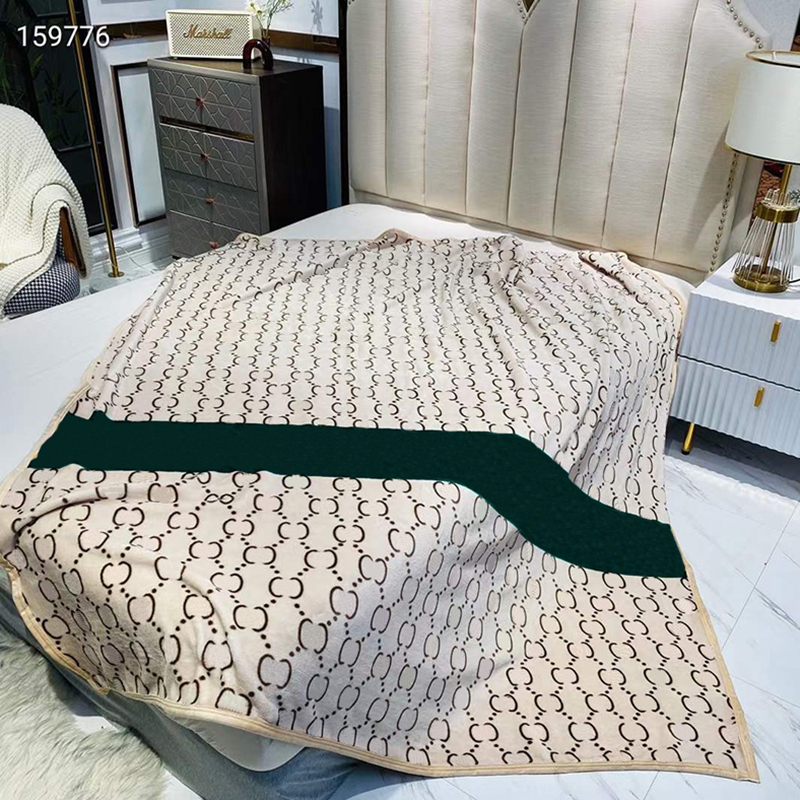 

Fashion Double Letter Blankets Personality Striped Air Conditioning Shawl Autumn Winter Home Warm Blanket for Adults