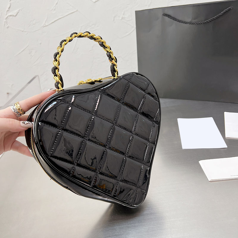 

2022Ss Spring Heart Style Valentine Day Bags Classic Top Handle Totes Quilted Patent Leather Famous Luxury Designer Clutch Cosmetic Vanity 23*21cm, Box