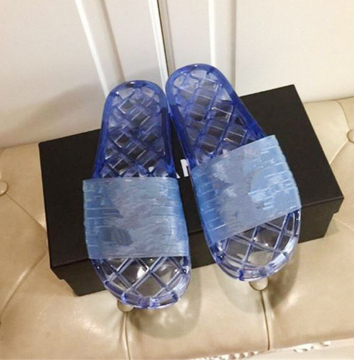 

2021 Flat bottom Clear Jelly Pvc Sandals Womens Luxury Designer Slipper Transparent Glossy Pool Mules Slides Lady Rubber Slip Barefoot On Sand 35-45, Yellow 6