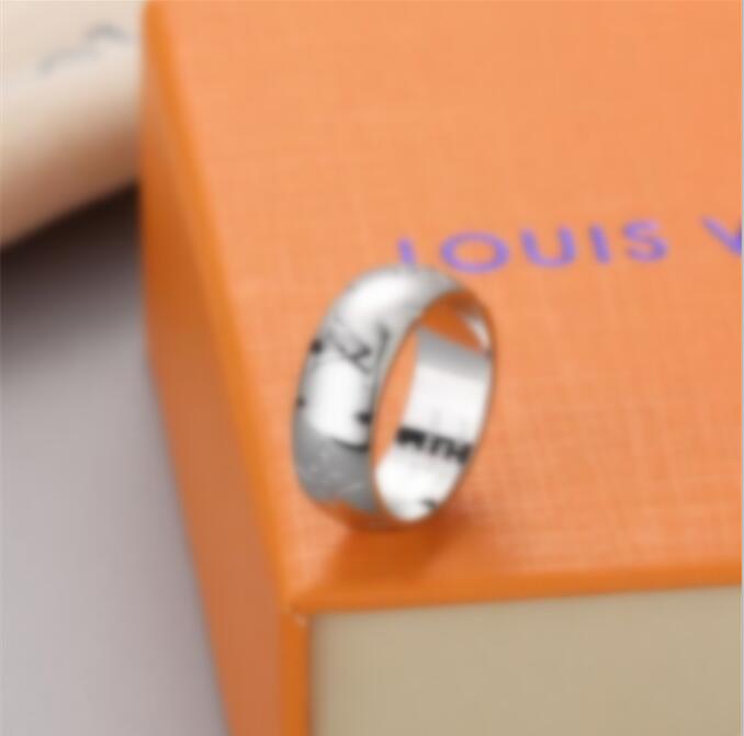 

2021 Top Quality Extravagant Simple heart Love Ring Gold Silver Rose Colors Stainless Steel Couple Rings Fashion Women Designer Jewelry Lady Party Gifts