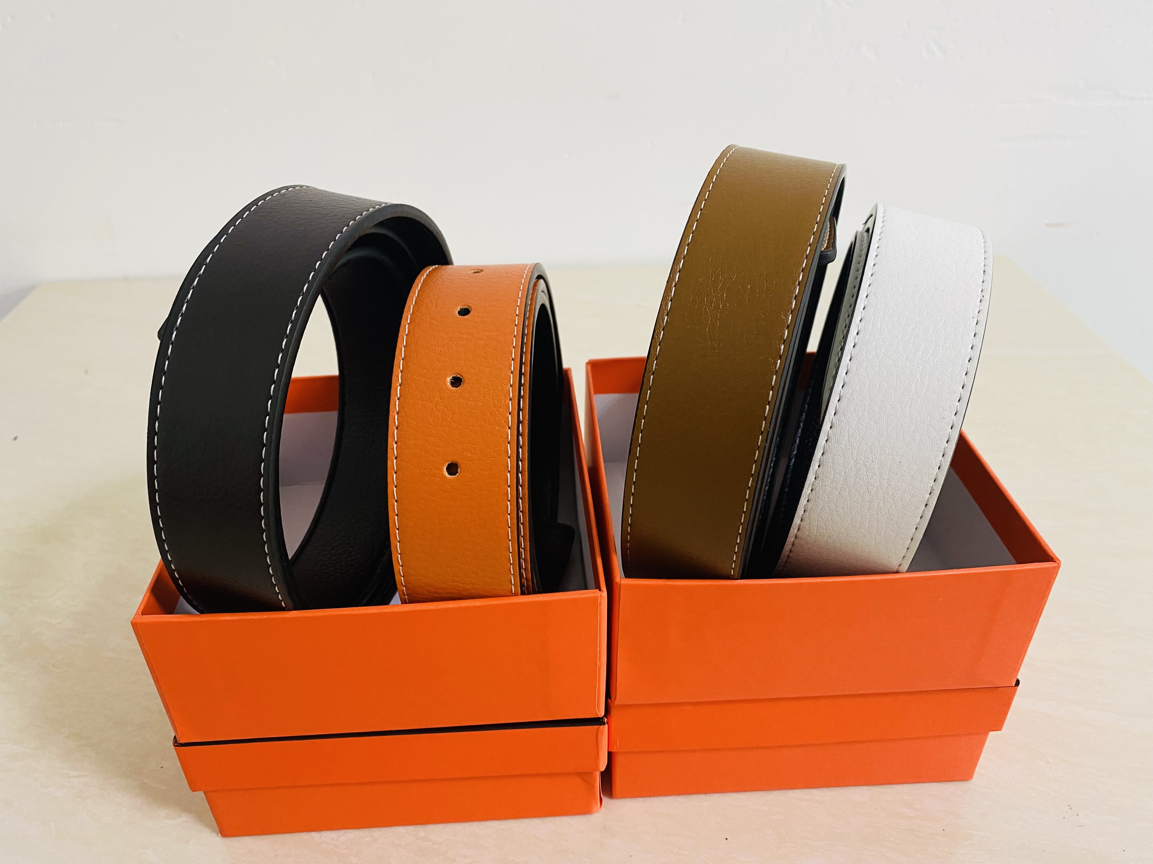 

New Designer Fashion Mens Business Belts Luxury Ceinture Smooth Gold Silver Buckle Genuine Leather Belts For Men Waist Belt, Belt and box