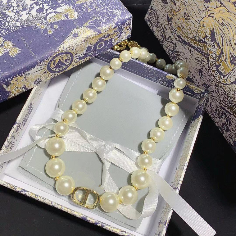 

Factory Stores / Ejia 2021 New Classic Fashion Letter Necklace Women's Net Re Same Pearl Clavicle Chain