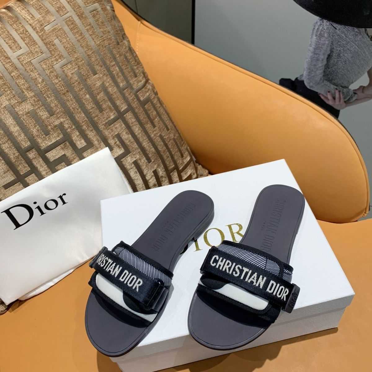 Acquistare Dio Flat Pantofole Da Donna Nuova Lettera D 21 Anni H3YF ZMM  Economico | Consegna Veloce E Qualità | It.Dhgate