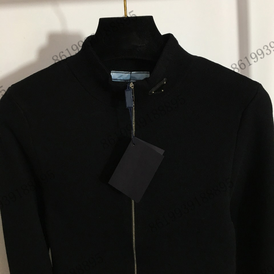 

luxury girl knitting cardigan top Zipper jacket Sweaters high-end designer female christmas sweater jackets Metal triangle logo Slim-fit stand-up collar slimmings, 07