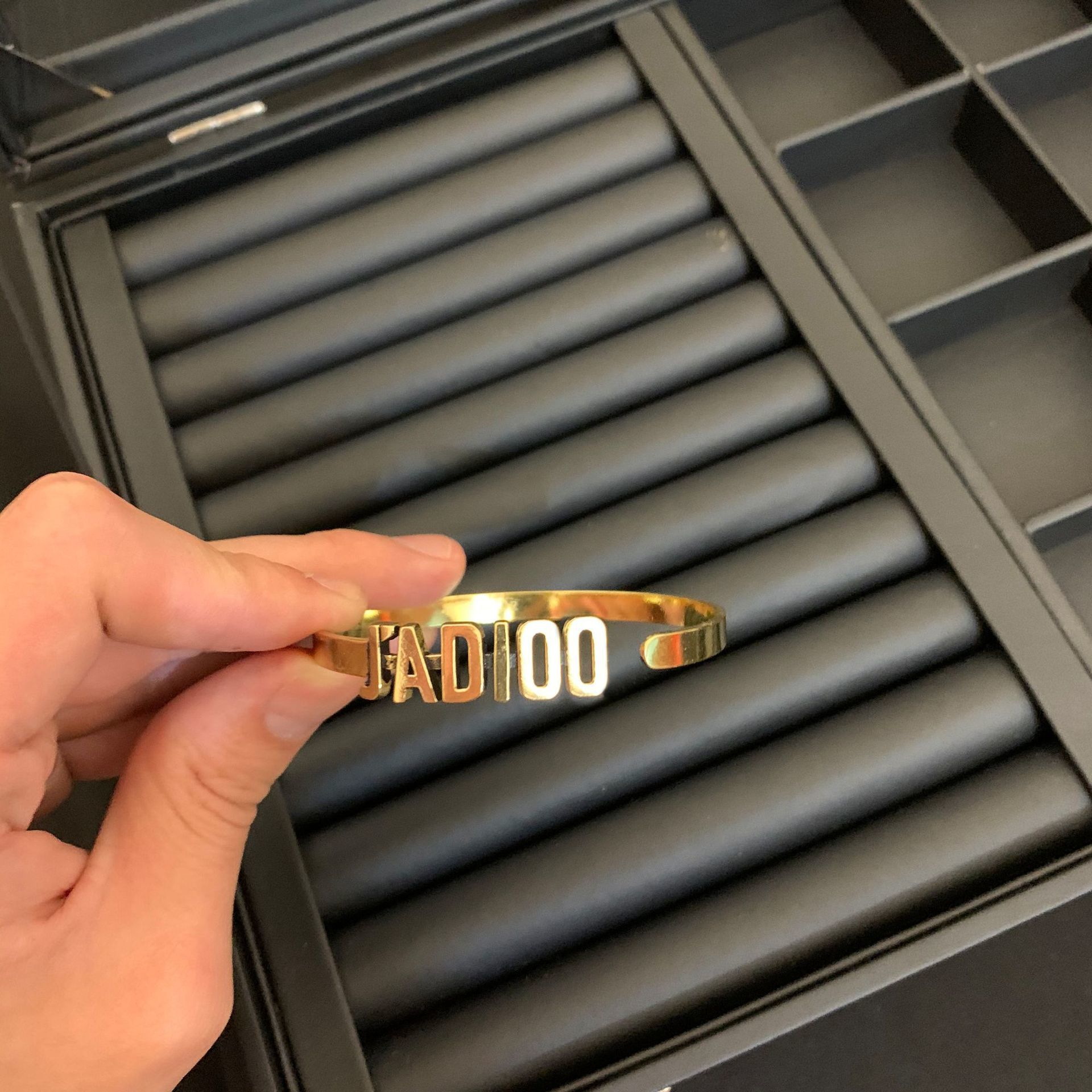 

CD family 2020 new letter open bracelet women's Dijia Internet celebrity diamond heart bracelet bracelet, Black