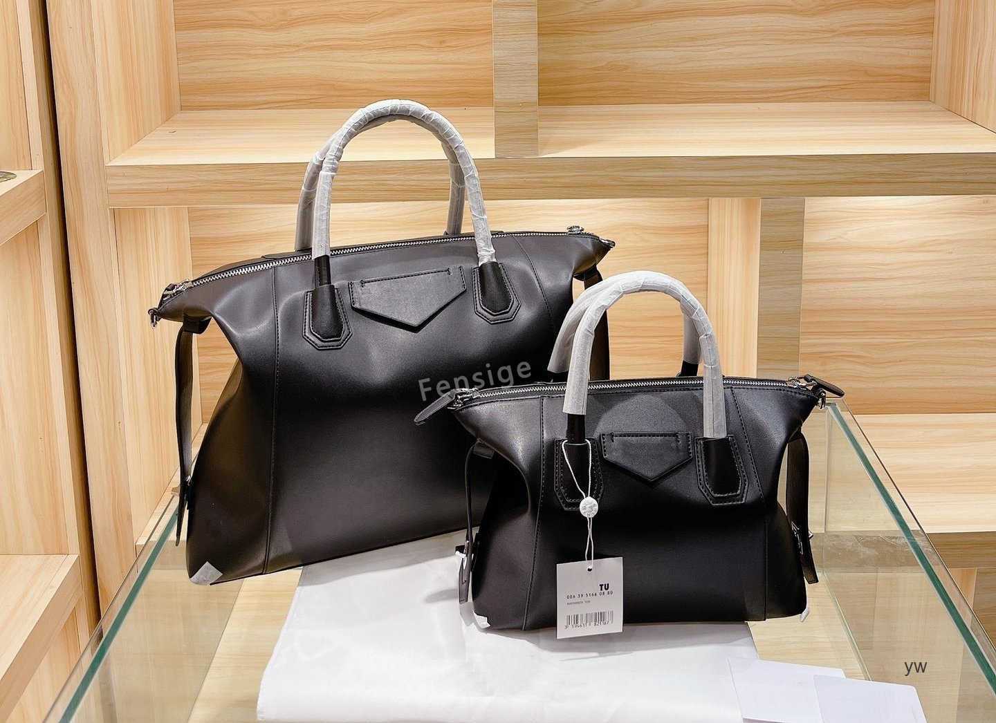

Antigona soft 10th Anniversary Leather Handbag Tote w Belt Strap Black Fashion Gift Shoulder Crossbody Bags 30cm 45cm yw