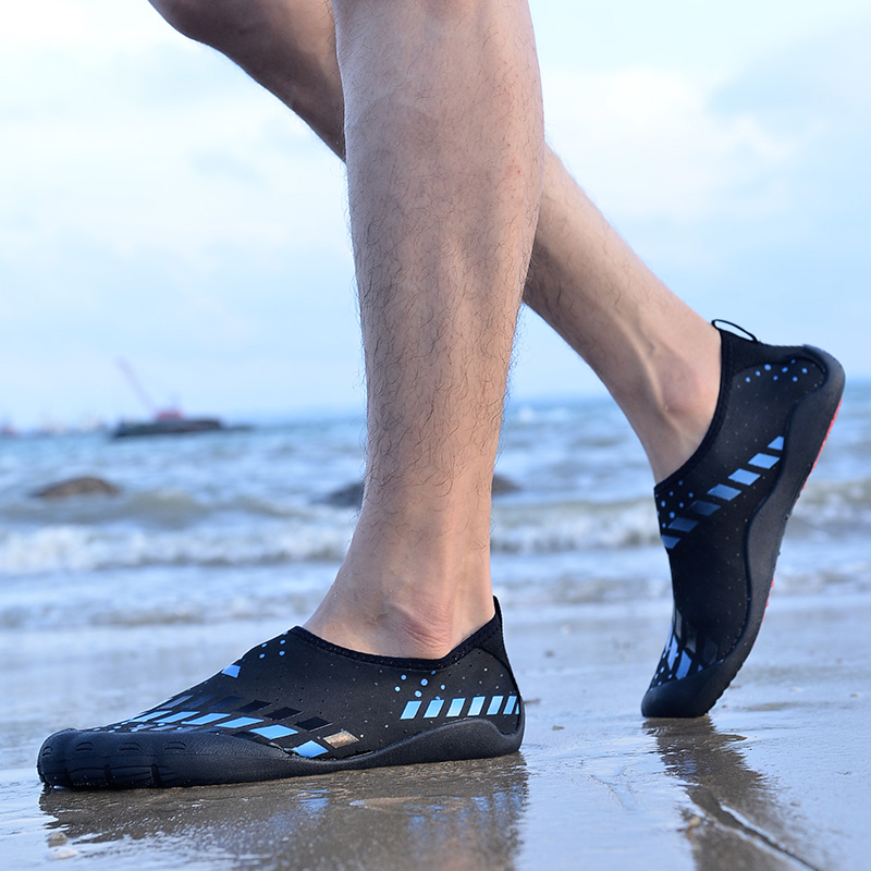 

2021 Top Quality For Men Womens Sports Running Shoes Sandy Beach Fashion Black Blue Red Outdoor Sneakers SIZE 36-46 WY21-1786