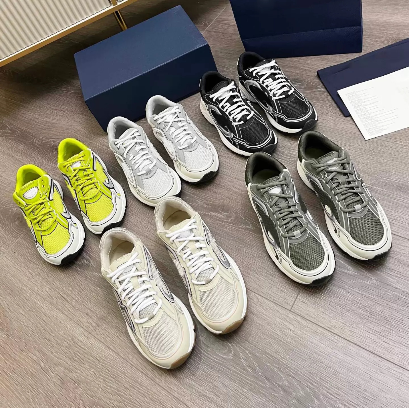 

Designer Sneakers B30 Casual Shoes Vintage Chunky Calfskin Mesh Grey Technical Oblique Runner Trainers Outdoor Shoe Men Women