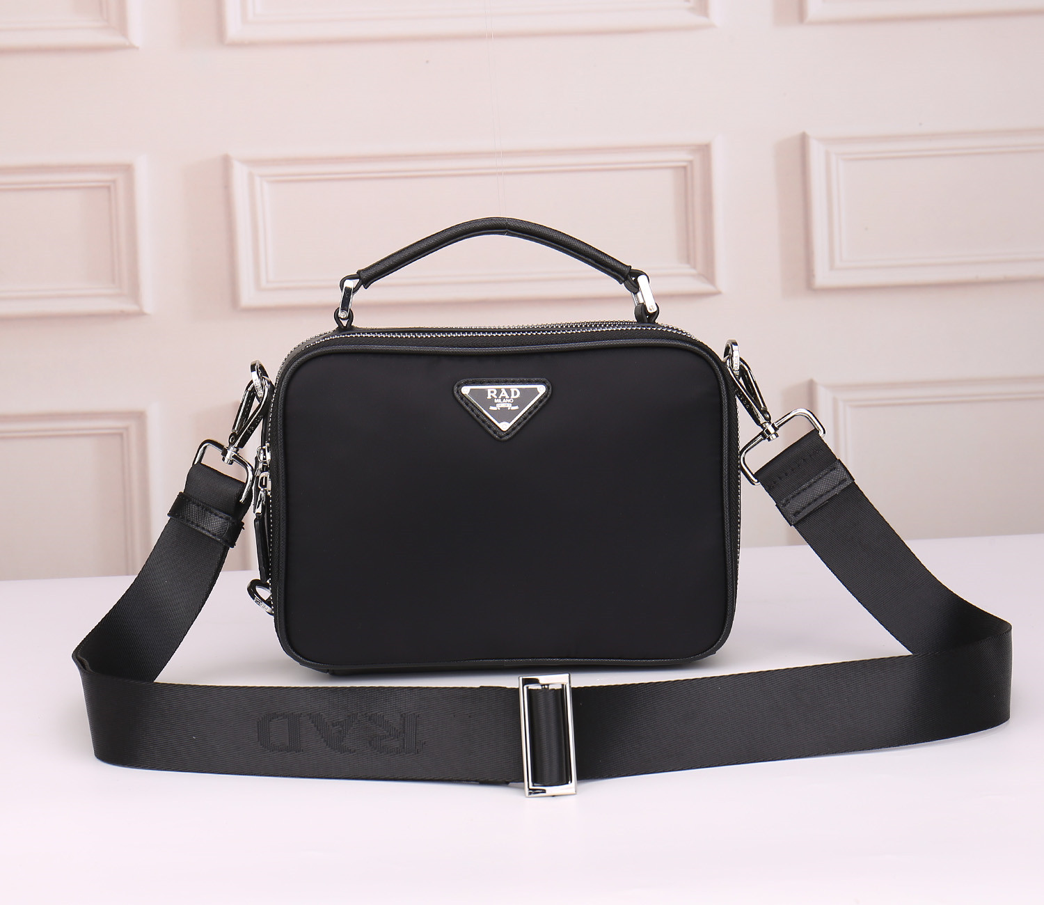 

Waist Bags Men's shoulder bag.