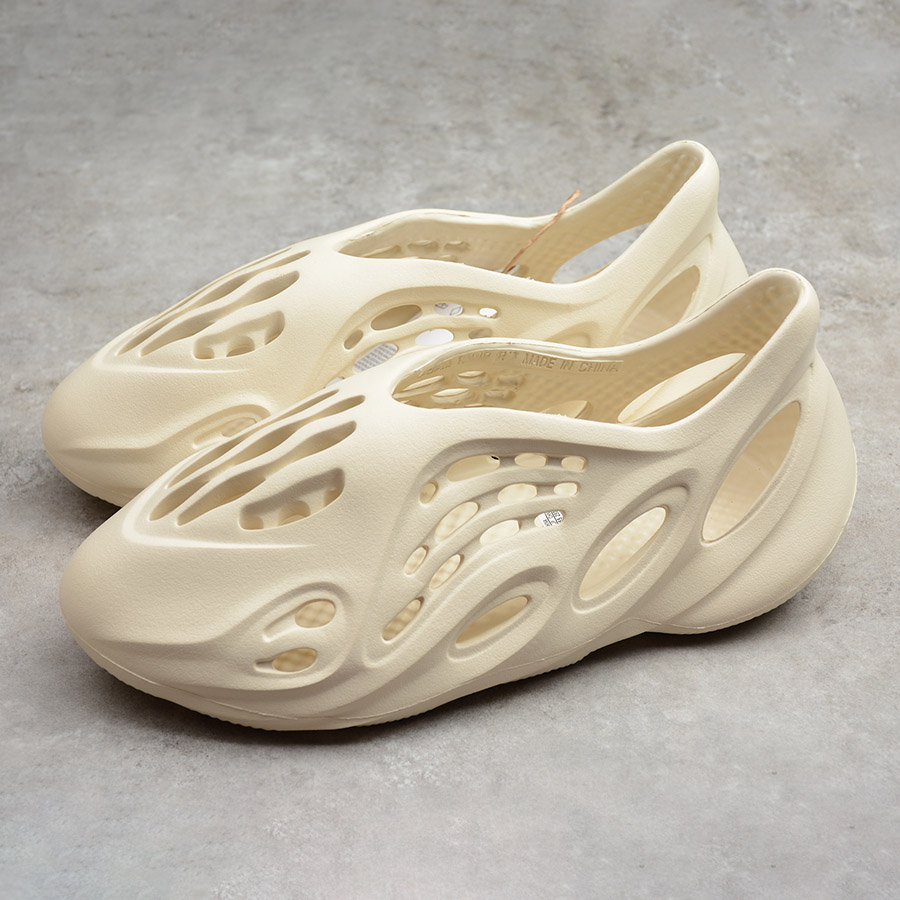 

RNNR MX Cream Clay Rubber Slippers Women Foam Runner Slides Hole Hollowed Mens MXT Moon Gray Ararat Bone Resin Desert Sand Summer Beach Slipper Green Blue Black Red, Shown