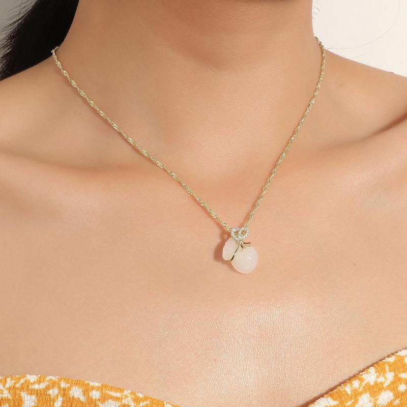 

Pendant Necklaces Women Necklace Exquisite Fashion Gold Color Chain White Jade Surprise Gift For Girlfriend Party Dance