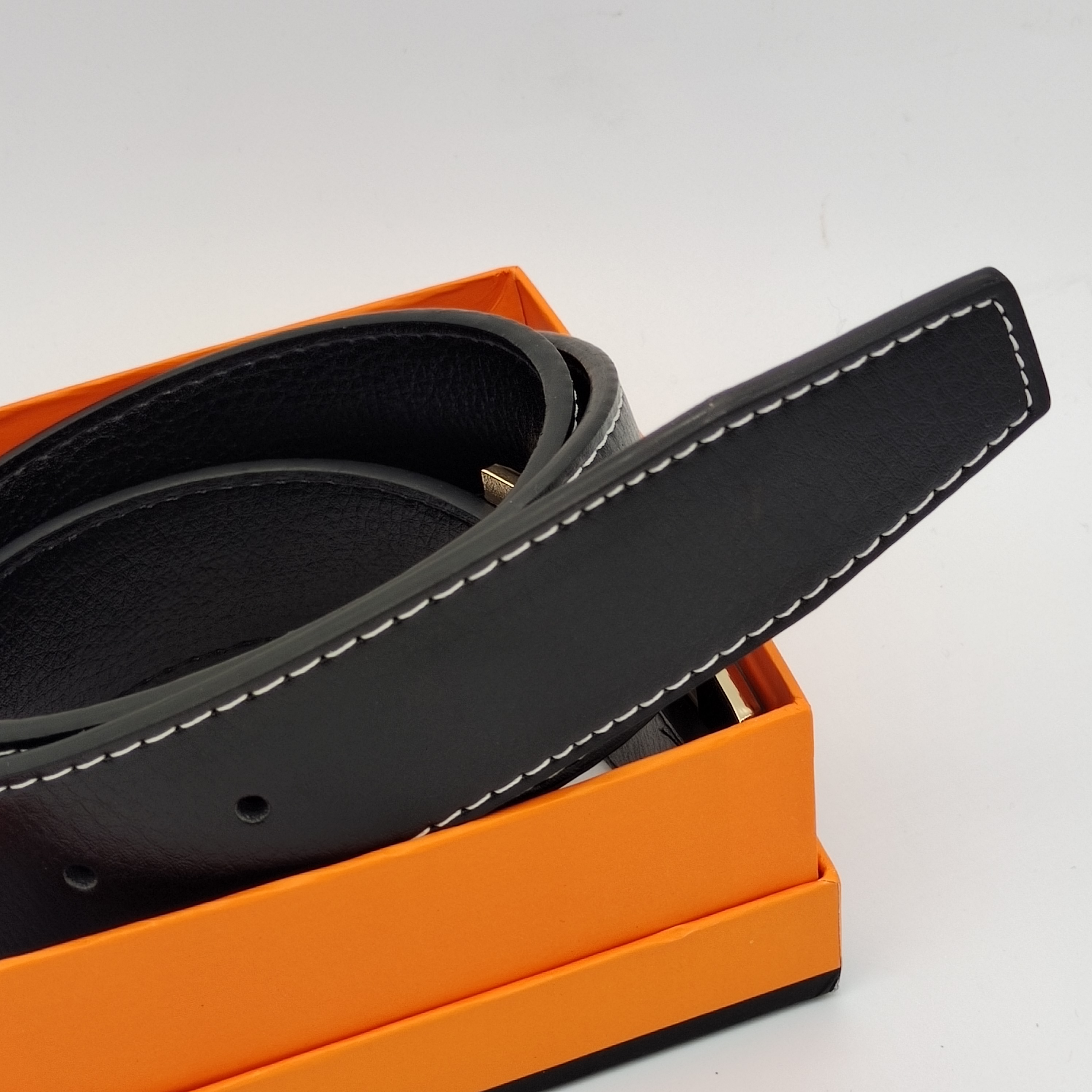 

2021 Fashion Casual Designer Belts mens Trendy Letters Print womens Belt Smooth Genuine Leather black Gold+silver Buckle with orange Box, With box