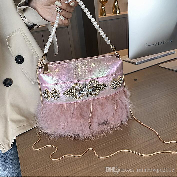 

Factory wholesale women handbag sweet and lovely Pearl decorative fur bag new fire feather chain bag high quality diamond fur dinner bag, Black;red