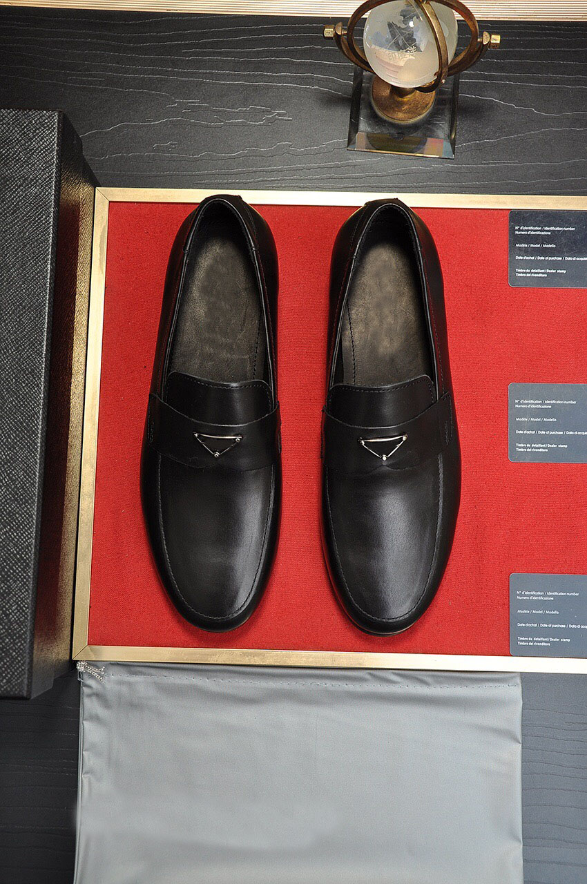 

2022 Men's Fashion Business Dress Shoes Slip On Casual Loafers Men Brand Designer Party Wedding Genuine Leather Flats Size 38-45, Black
