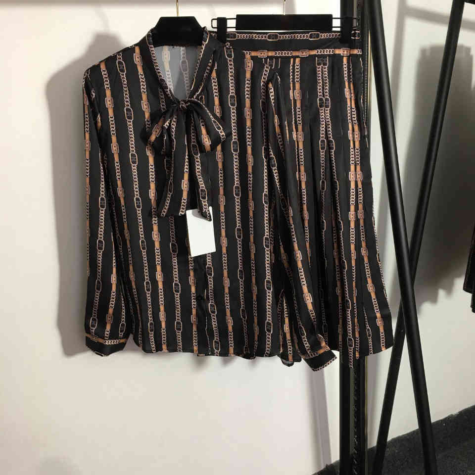 

21ss women retro print shirt dress bow tie long sleeve shirt + high waist pleated skirt 2 piece suit letter logo brand designer clothes womens wholesale