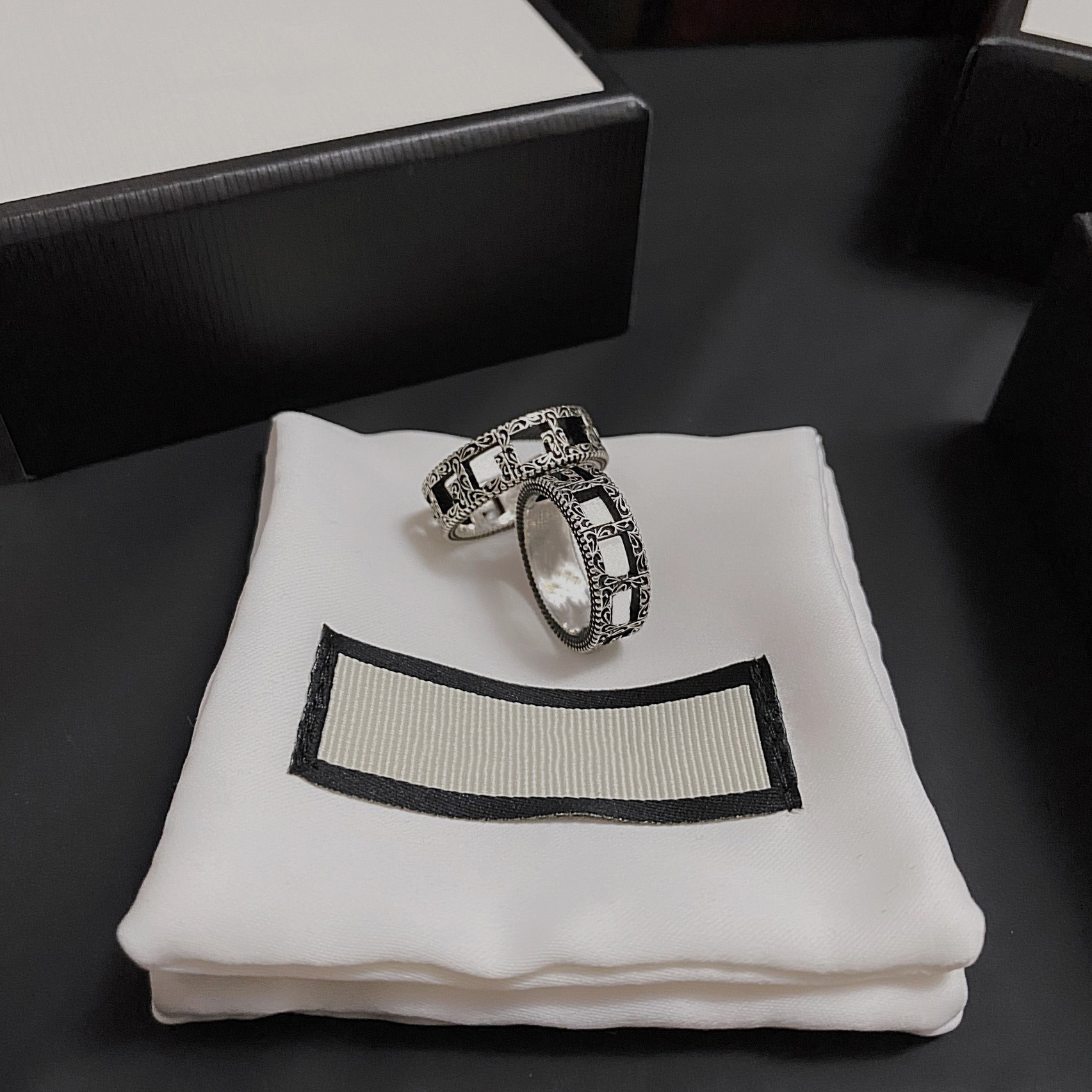 

Luxurys Designers band rings Fashion men's and women's jewelry ring couple Party Wedding Gifts size 6 7 8 9 10, Silver