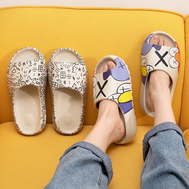 

Summer Women Men Slippers Soft Bottom Cartoon Graffiti Heighten Waterproof Youth Fashion Sandals Beach Shoes Flat Slides, Black