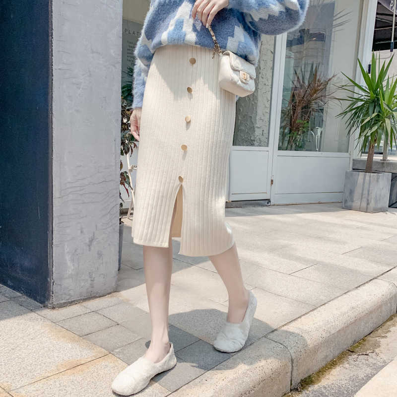 

Spring and Autumn Women's Elegant Knitted Stretch Skirt Button Decoration High Waist Ladies Striped Mid-length 210527
