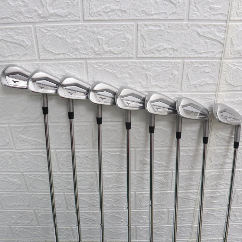 

Complete Set Of Clubs JPX 921 Golf Irons JPX921 4-9PG R/S Steel/Graphite Shafts Including Head Covers
