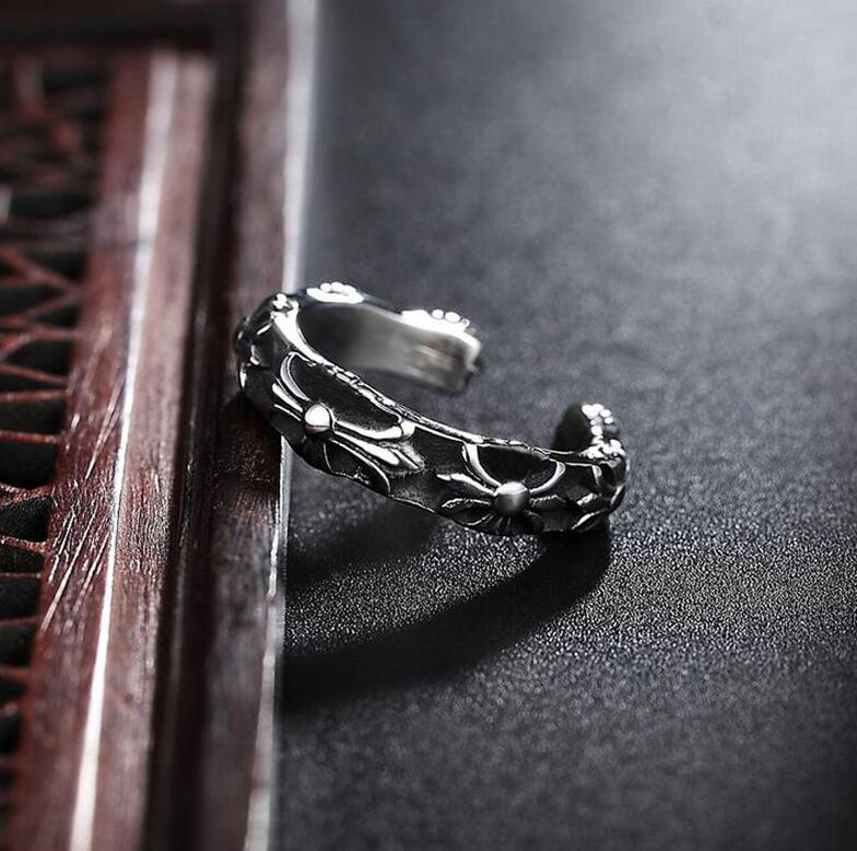 

Fashion Personality Vintage Cross Opening Titanium Ring Silver Hip-Hop Retro Styles Stainless Steel Punk Motorcycle Finger Rings Jewelry Accessories