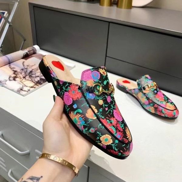 

G shoes 21ssWomen Flat Fisherman Classical Leather Half Drag 3D Casual Shoes Designer Letter Slippers Flip Flop Slides KKJNN0001