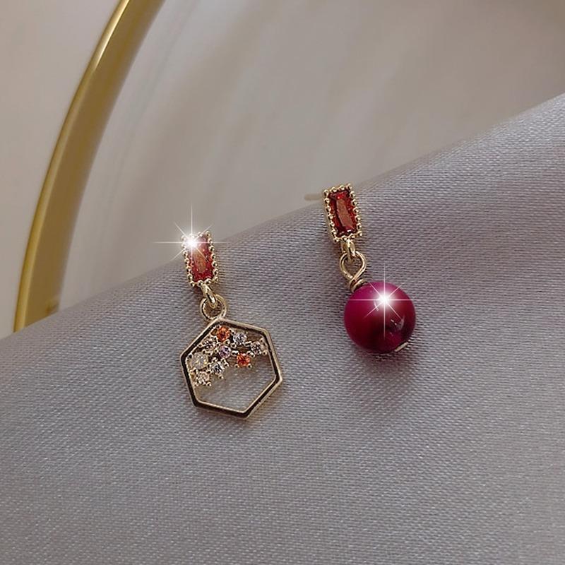 

Stud Red Glass Stone Women Earrings Asymmetrical Beads Short Fashion Jewelry Womens Accessories, Golden;silver
