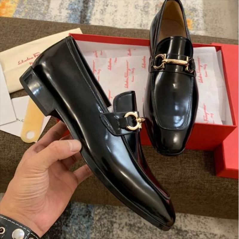 

Men's Handmade Classic Bright Black PU High-quality Metal Decoration Loafers Fashion Trend All-match Business Casual Shoes1KB028 Dress Shoes