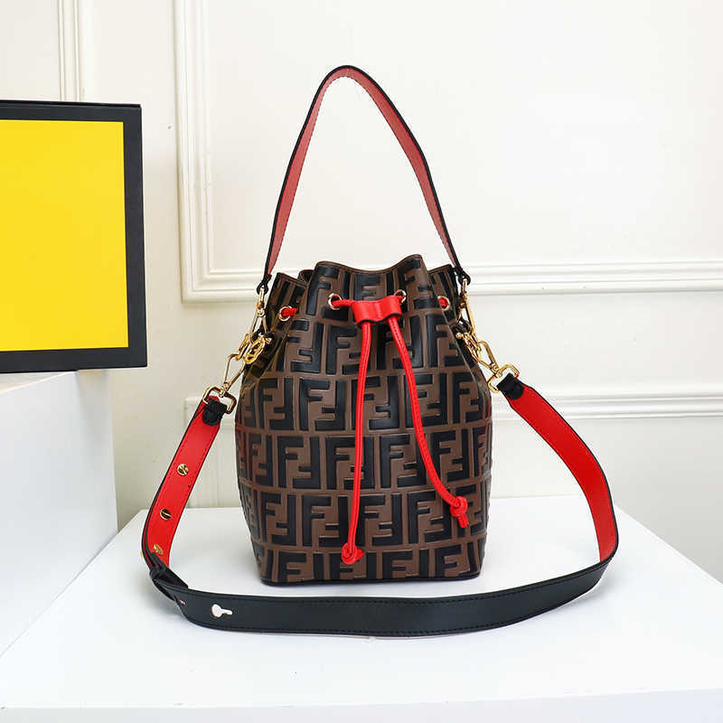 

20 Years' New Large Leather Embossed Bucket Bag, Fashionable and Versatile One Shoulder Slung Drawstring Lady's Handbag Zlh