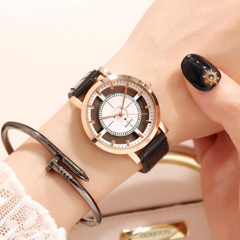

Wristwatches Woman Mens Hollow Out Retro Design Leather Band Analog Alloy Quartz Wrist Watch Arrival Ladies Casual Bracelet, White
