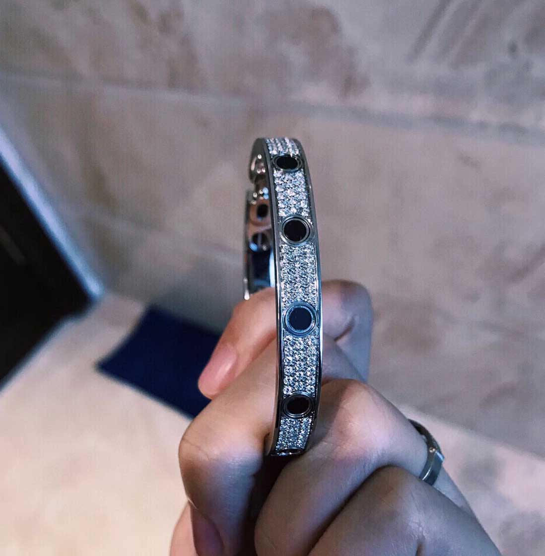 

V gold luxury quality charm punk bracelet with diamond and black color design for women man engagement jewelry gift stamp PS4797