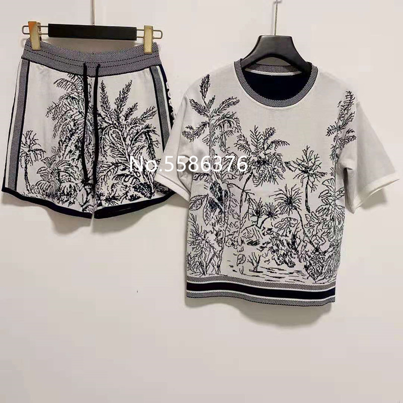 

Luxury Plants Print Women's Sets Perfect Comfort Jungle Animal Prints Half Sleeve Tops + Drawstring Waist Shorts Pants, See chart