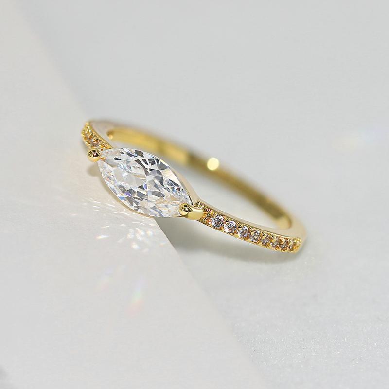 

Wedding Rings For Women Simple Elegant Oval Clear Zircon Light Gold Silver Color Party Finger Ring Gift Fashion Jewelry R870, Slivery;golden