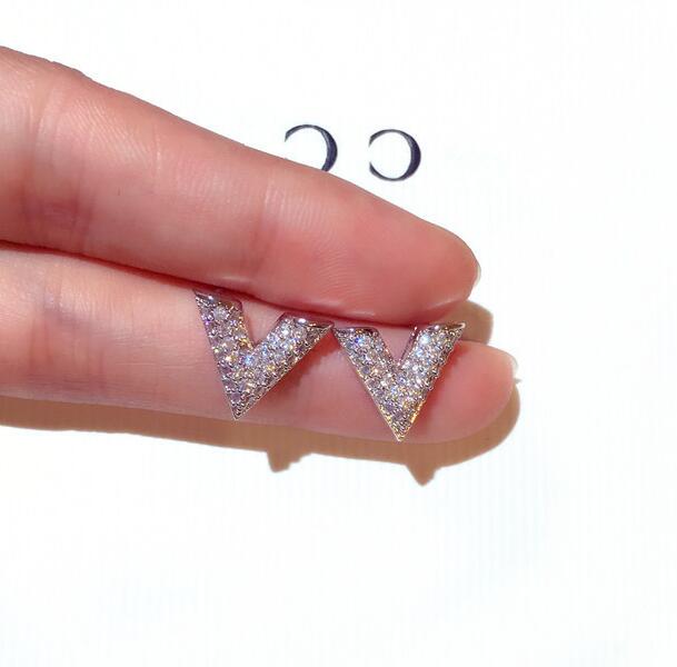 

Full Crystal Zirconia CZ Stud Earrings Fashion V Letter Triangle Cute Shining Diamond Earring Jewelry Gift