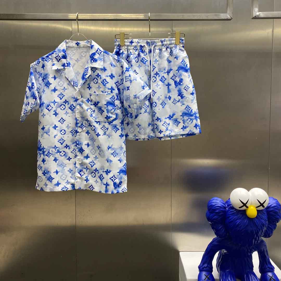 

2021ss spring and summer new high grade cotton printing short sleeve round neck panel T-Shirt Size: m-l-xl-xxl-xxxl Color: black white 2z3