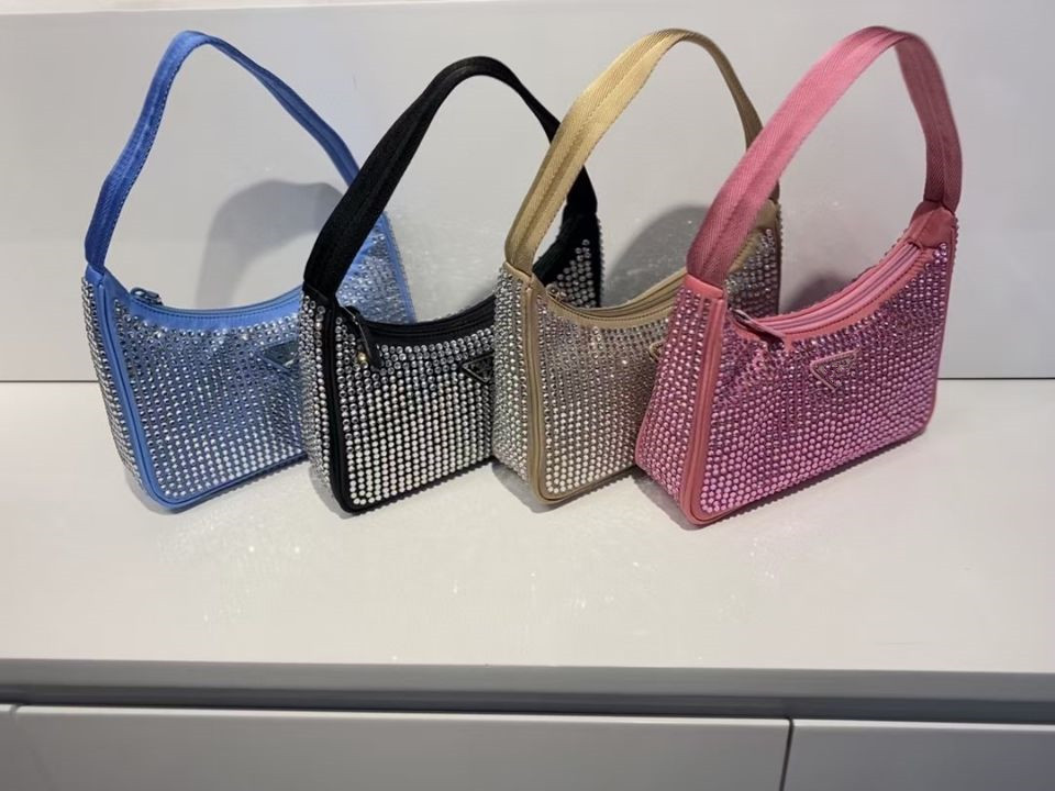 

Designer Shining hobo for women shoulder bag Chest pack lady Tote chains handbags presbyopic purse messenger, Red logo