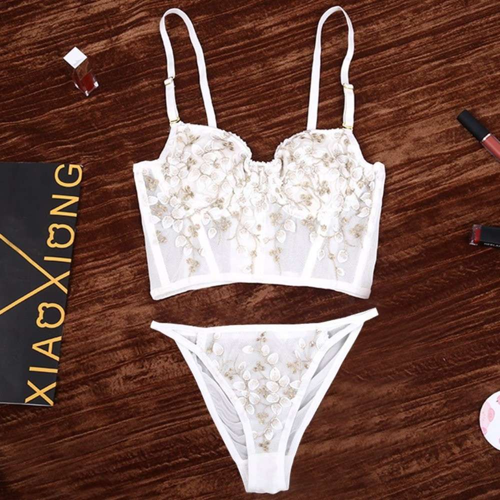 

Court Embroidered Bra Lace Floral comfort underwear multi breasted upper bracket gathered back small bra suit, Black;white