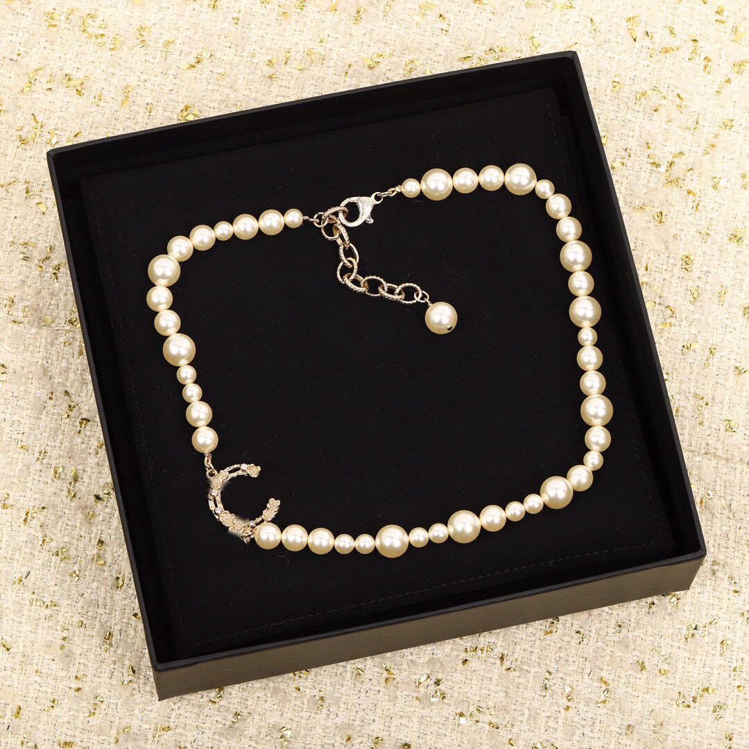 

2022 Top quality Charm pendant necklace with excellent white shell beads small and large size for women wedding jewelry gift bracelet have box stamp PS4266
