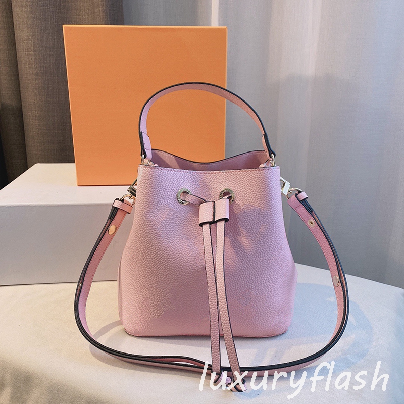 

2021 News Bucket Bag Women Designers Luxurys Shoulder Bags Fashion Summer Gradient Letters Original Hardware Diagonal Casual Handbags, Box(not sold separately)