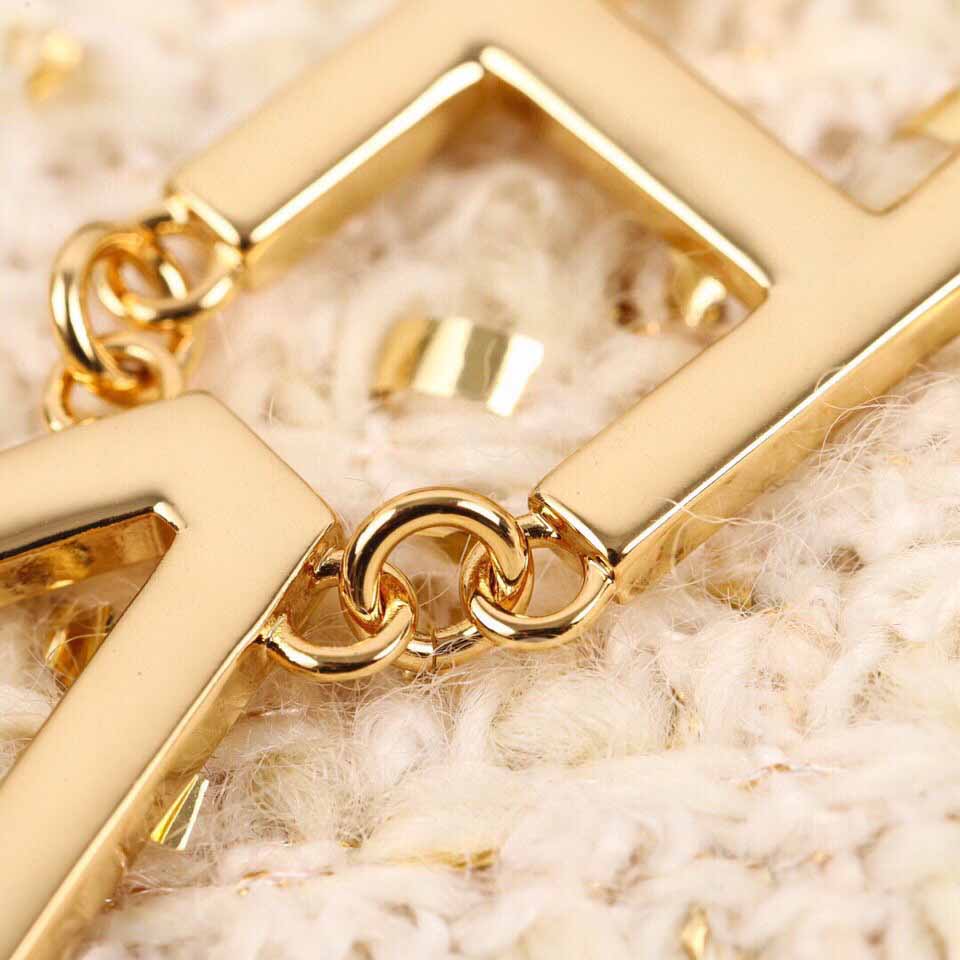 Luxury quality charm drop earring with sparkly diamond in 18k gold plated and words have box stamp PS3787