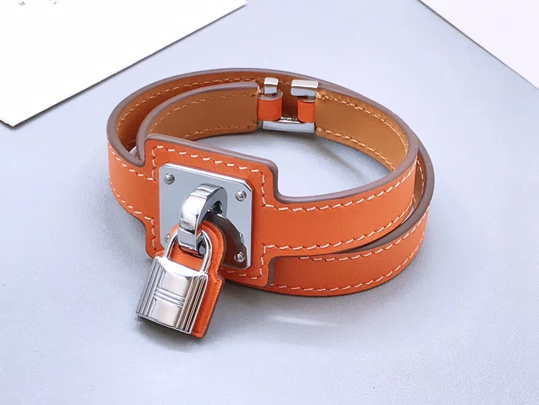 

womens leather fashion h designer jewelry male and female couple lock bracelet mens bangles accessorieQQUI, Black