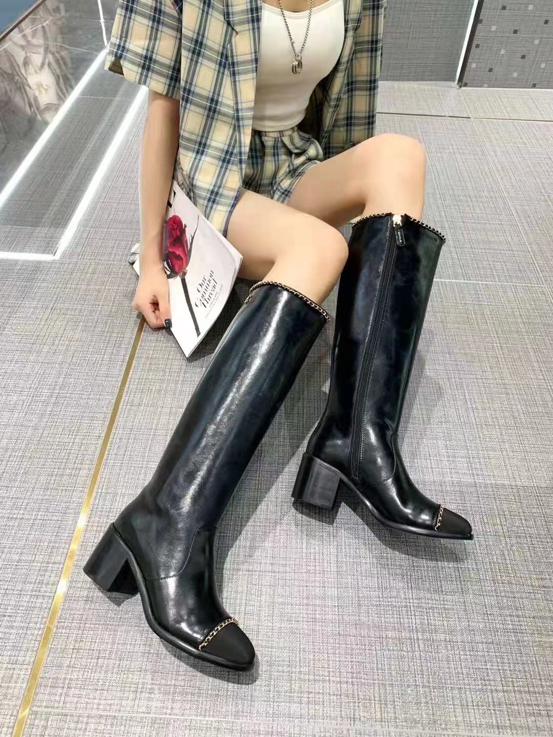 

2021 Newest Chnel designer boots fashionable women's shoes fashion metal chain decoration cowhide suede elegant temperament and comfortable size for 35-41, Black short