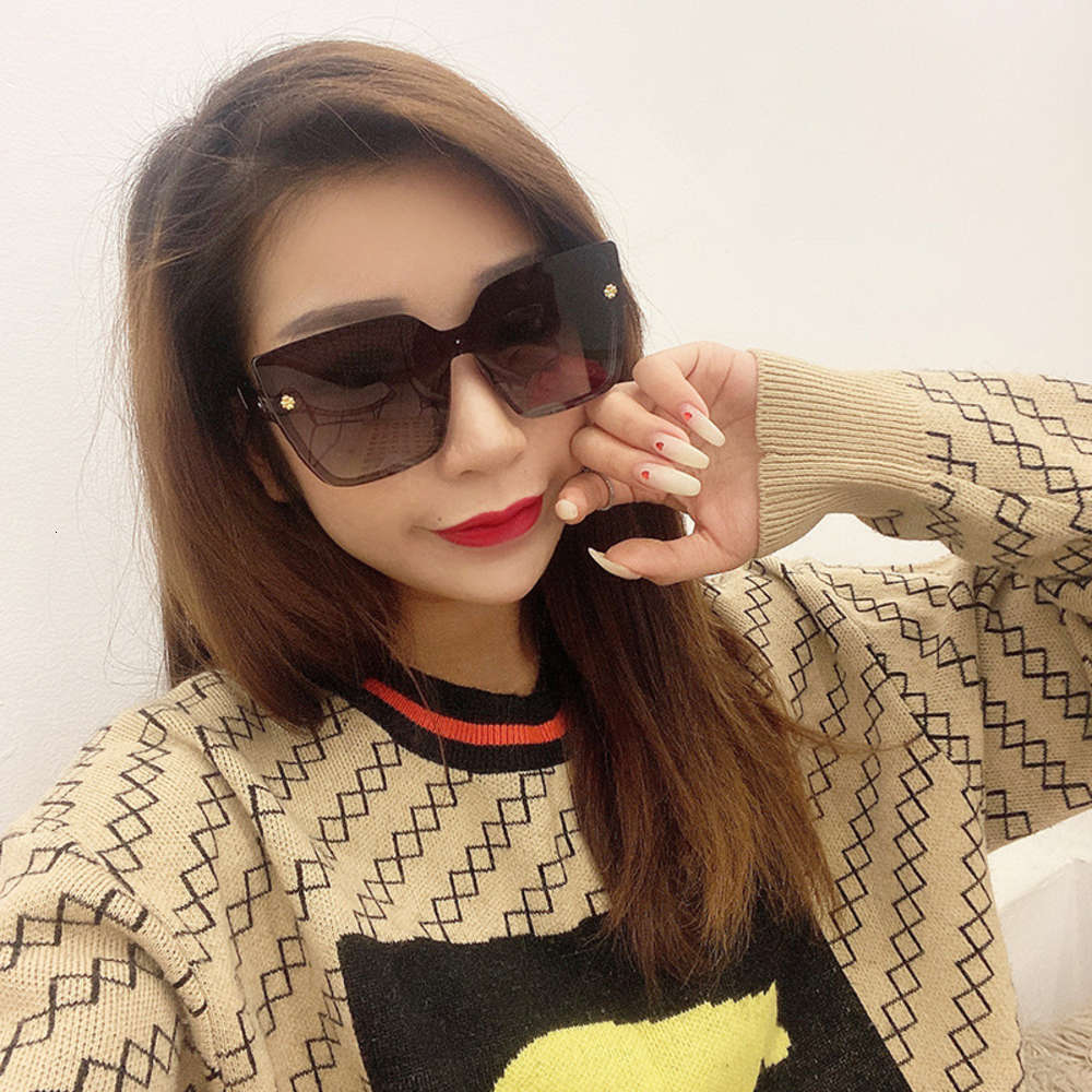 

Plain Large Frame Sunglasses SUNGLASSES, White;black