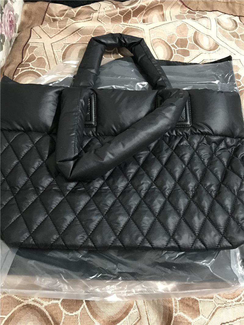 

Diamond lattice down fabric Shoulder bag high quality holiday gifts
