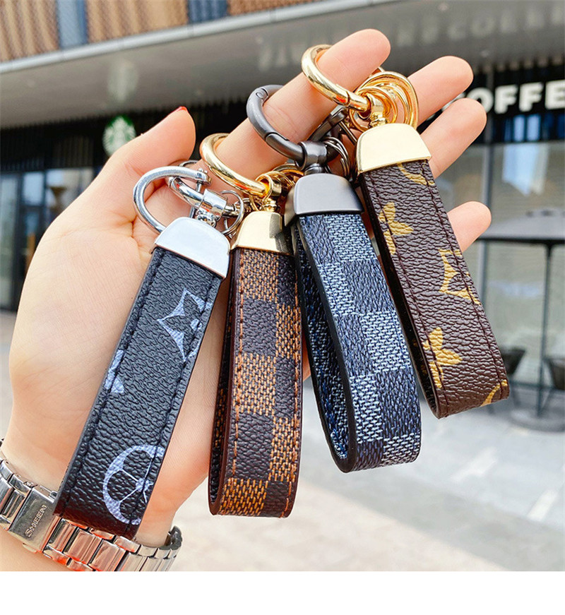 

Keychain Designer Key Chain Buckle lovers Car Handmade Leather Keychains Men Women Bag Pendant Accessories